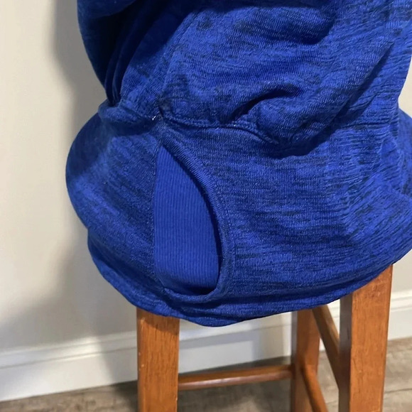 Athleta - HOODED BATWING AND ROBIN TOP - Size Medium - Blue Space Dye - Picture 5 of 10